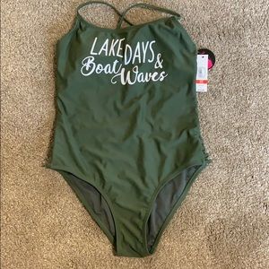 one piece never worn